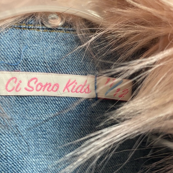 Kids Jean Jacket with pink fur - Picture 3 of 3